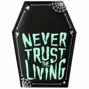 🎃 Wallet “Never Trust the Living” 6.25” Beetlejuice Coffin